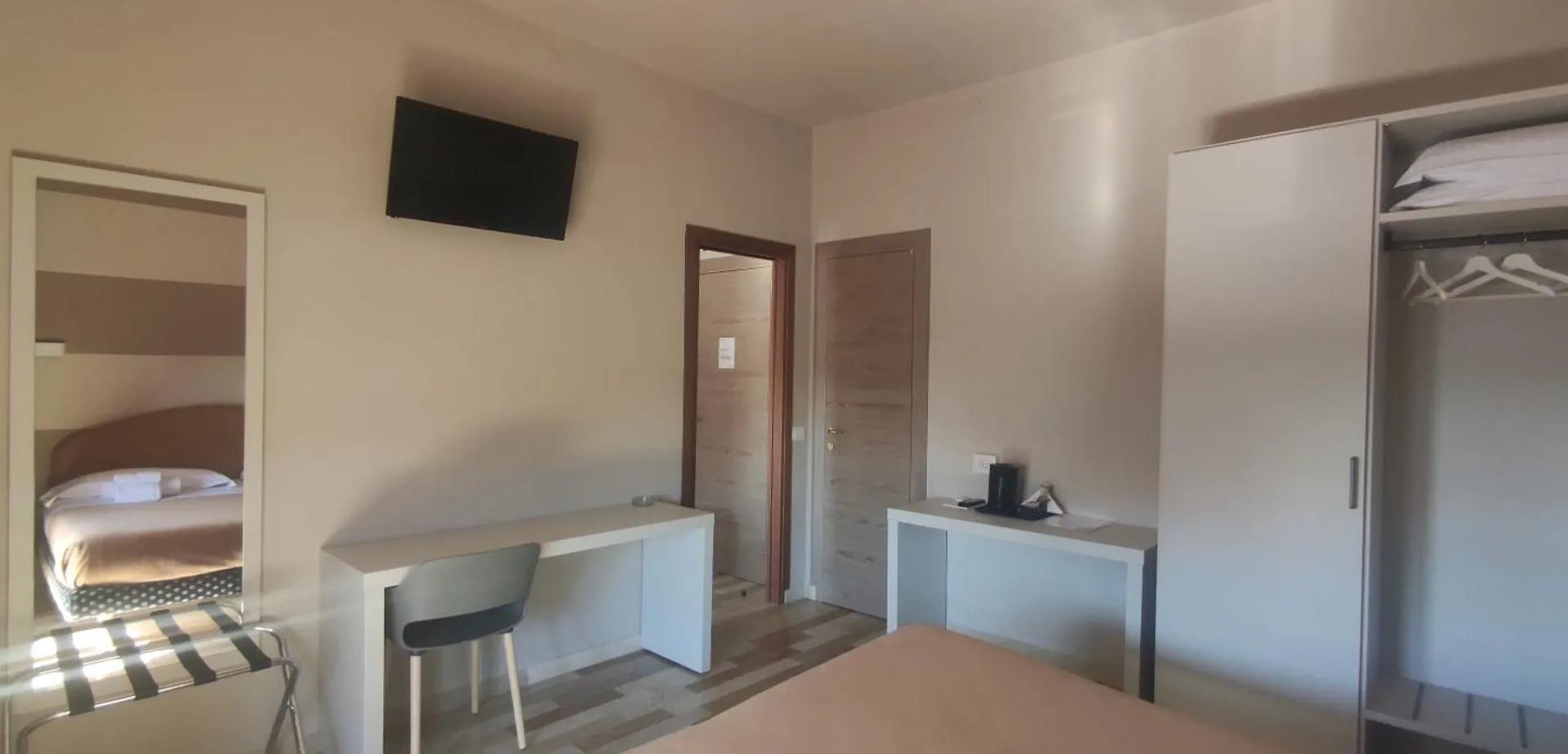 Hotel Primavera Peschiera del Garda 2*,