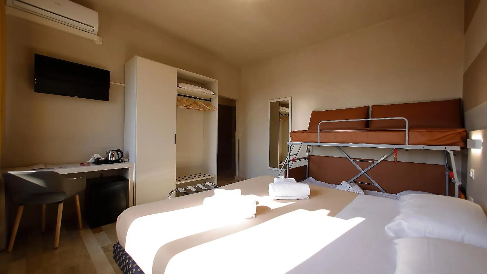 Hotel Primavera Peschiera del Garda Italien