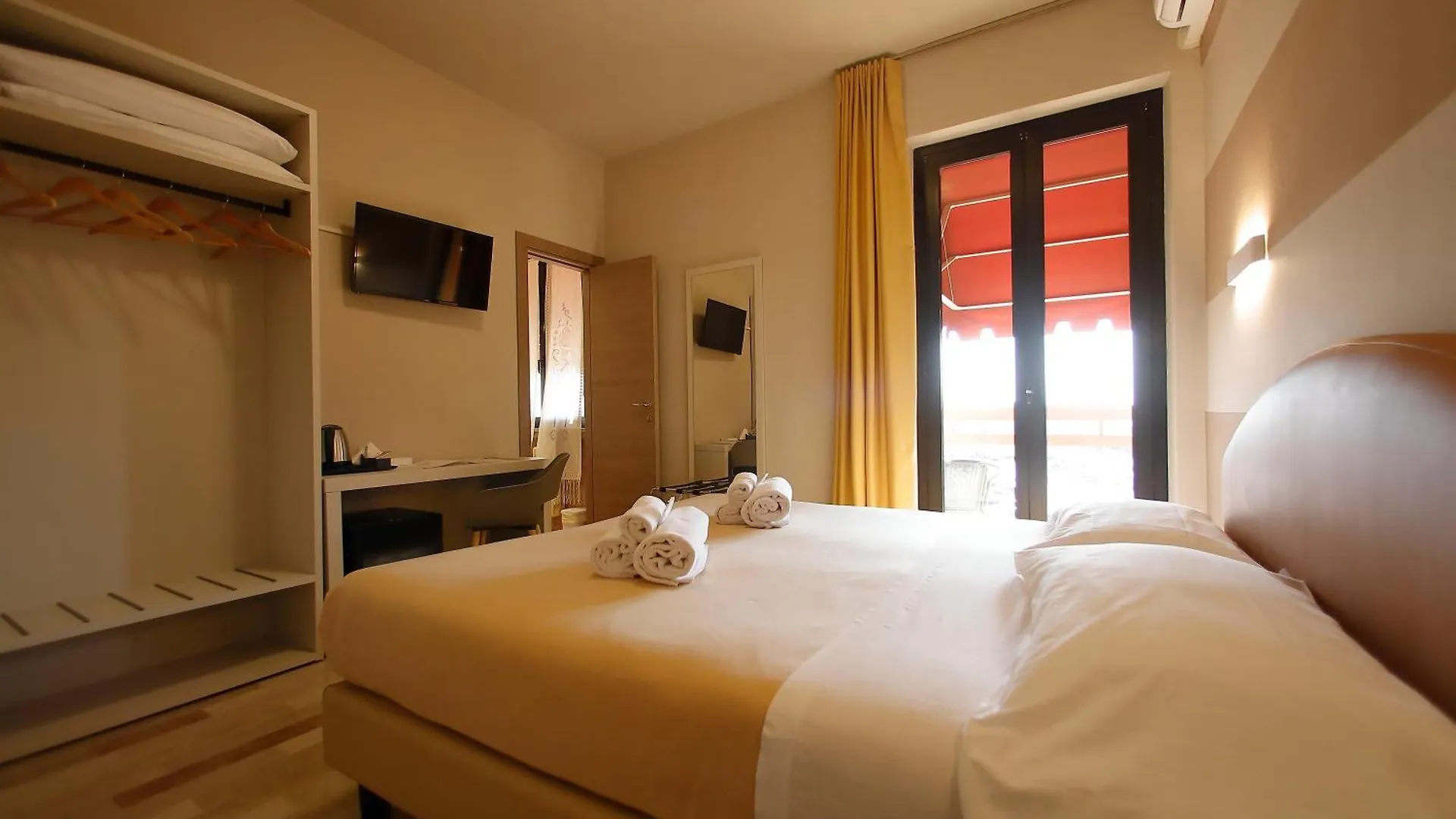 Hotel Primavera Peschiera del Garda 2*,