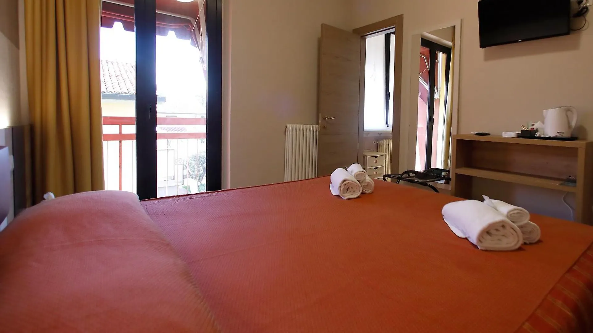 Hotel Primavera Peschiera del Garda Italy