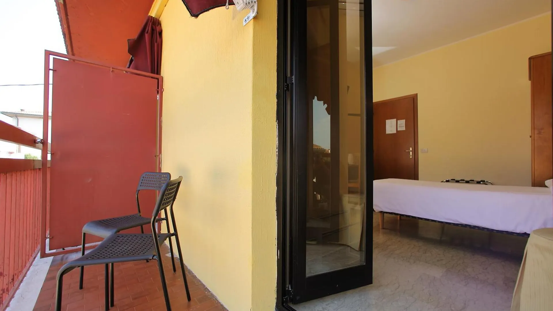 Hotel Primavera Peschiera del Garda 2*,  Italien