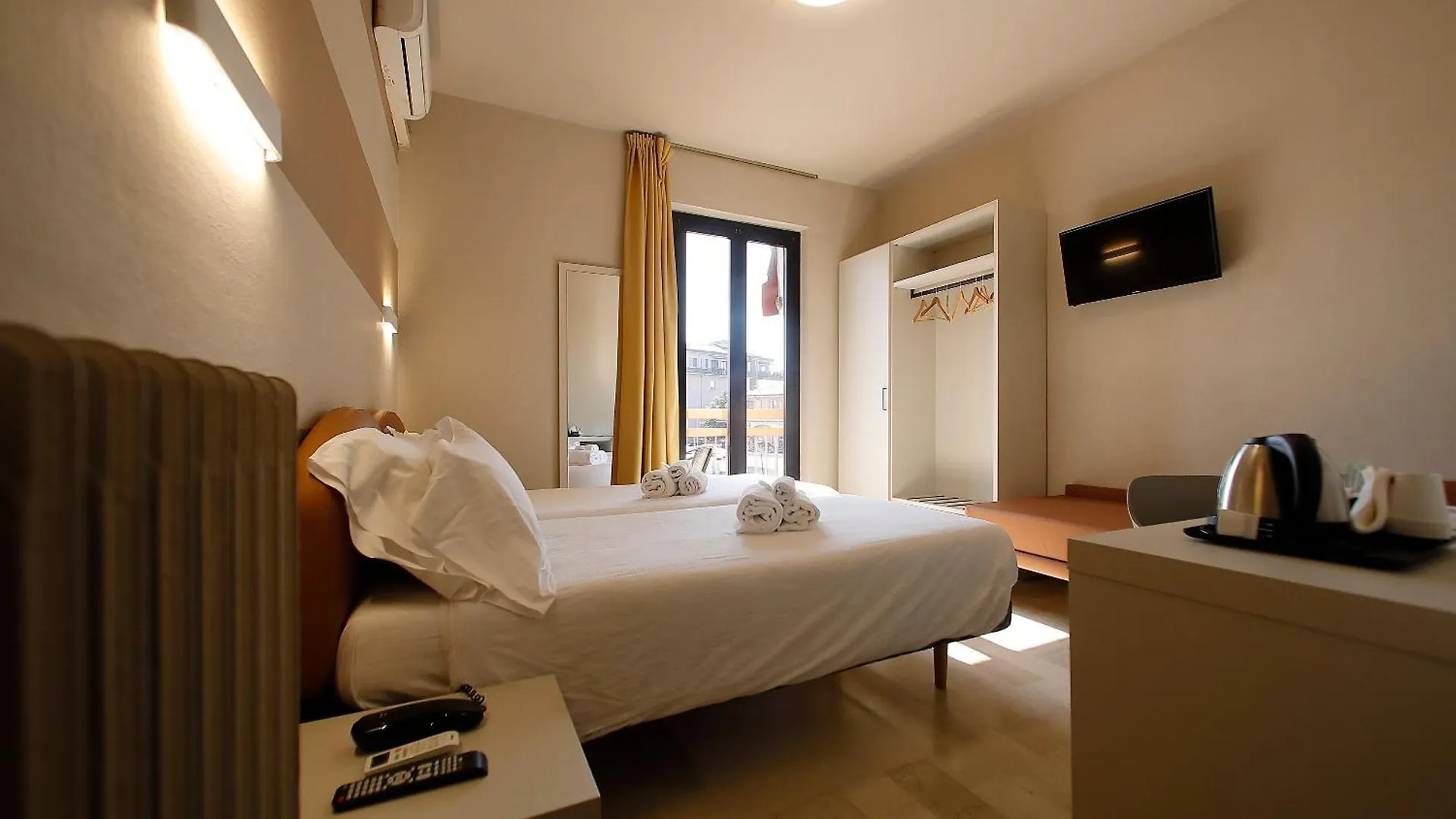 Hotel Primavera Peschiera del Garda 2*,