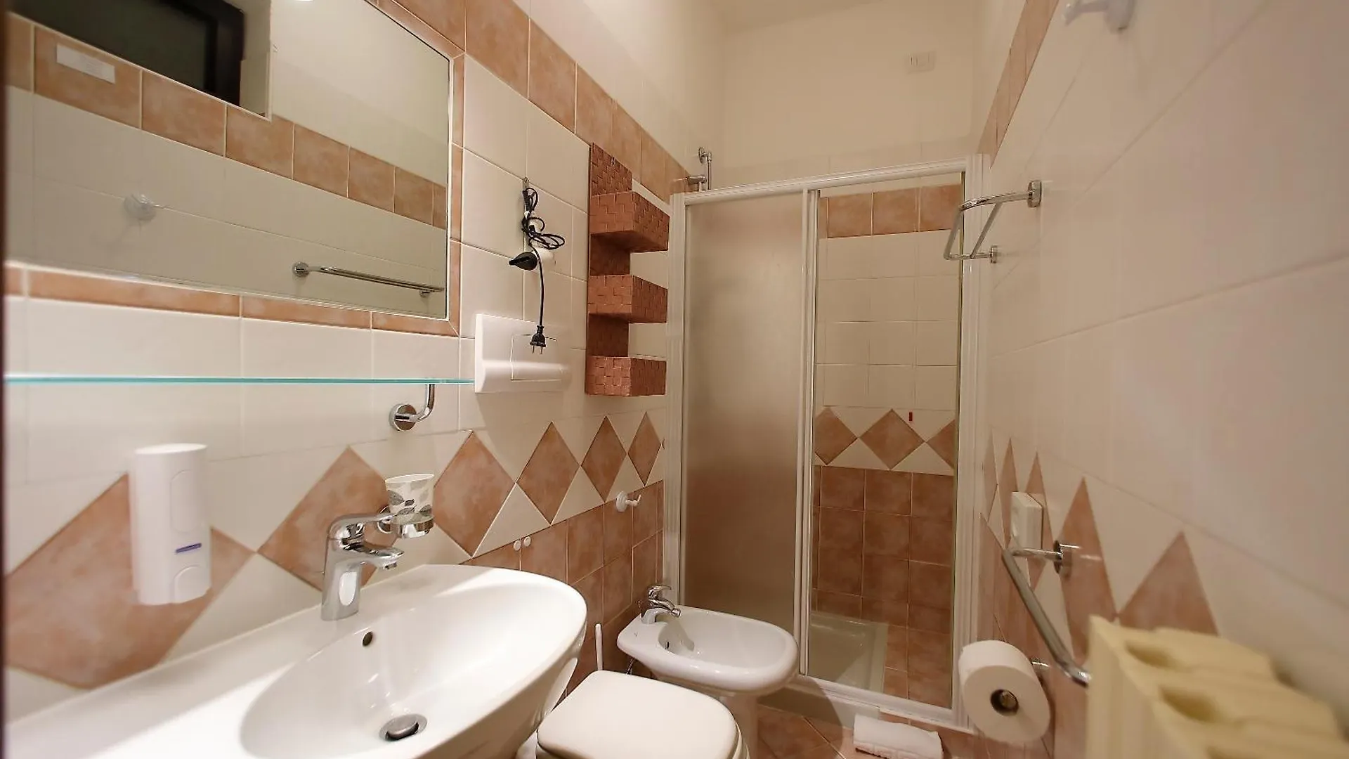 Hotel Primavera Peschiera del Garda 2*,